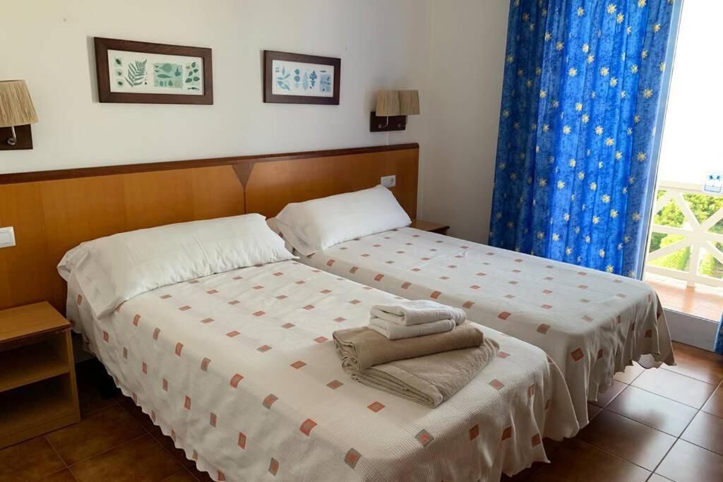 Apartamento En Playa Santo Tomas 1-5 Es Migjorn Gran Esterno foto